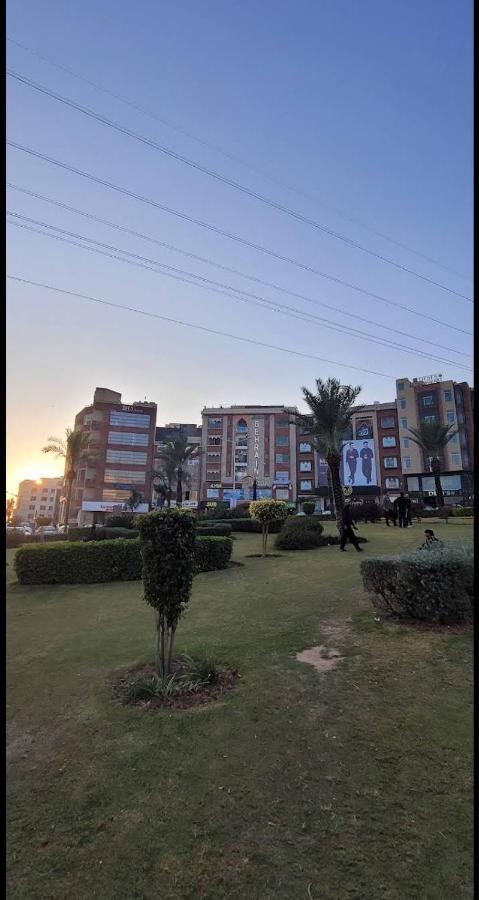 Comfortable Rental Apartments In Bahria Town Ravalpindi Kültér fotó