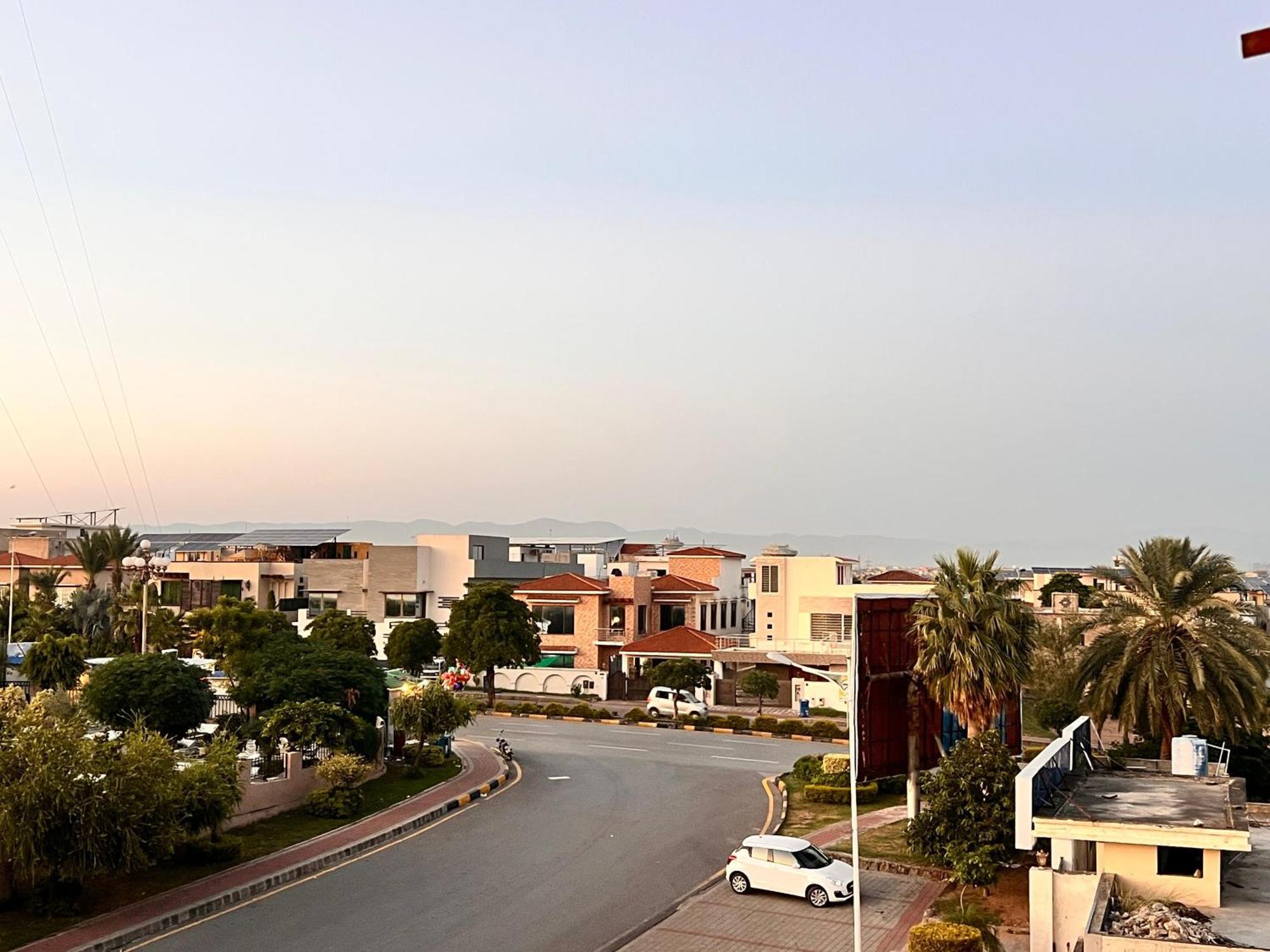 Comfortable Rental Apartments In Bahria Town Ravalpindi Kültér fotó